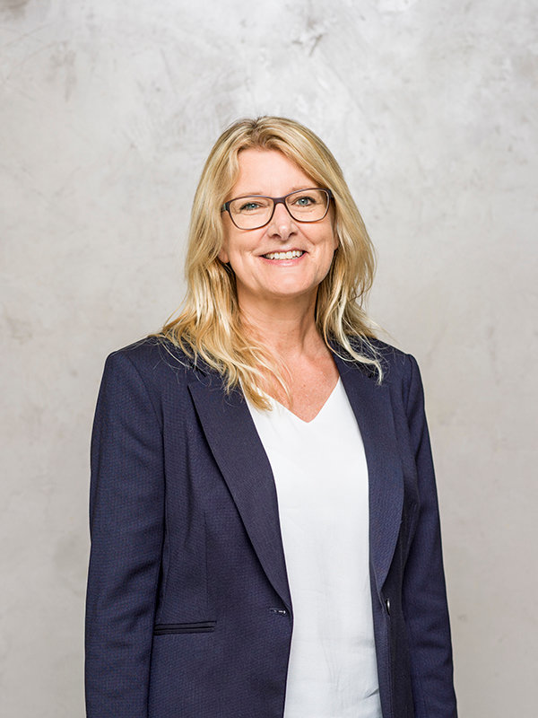 Petra Steinbacher – Office Tiroler Immobilien | © Roland Defrancesco Petra Steinbacher – Office Tiroler Immobilien | © Roland Defrancesco